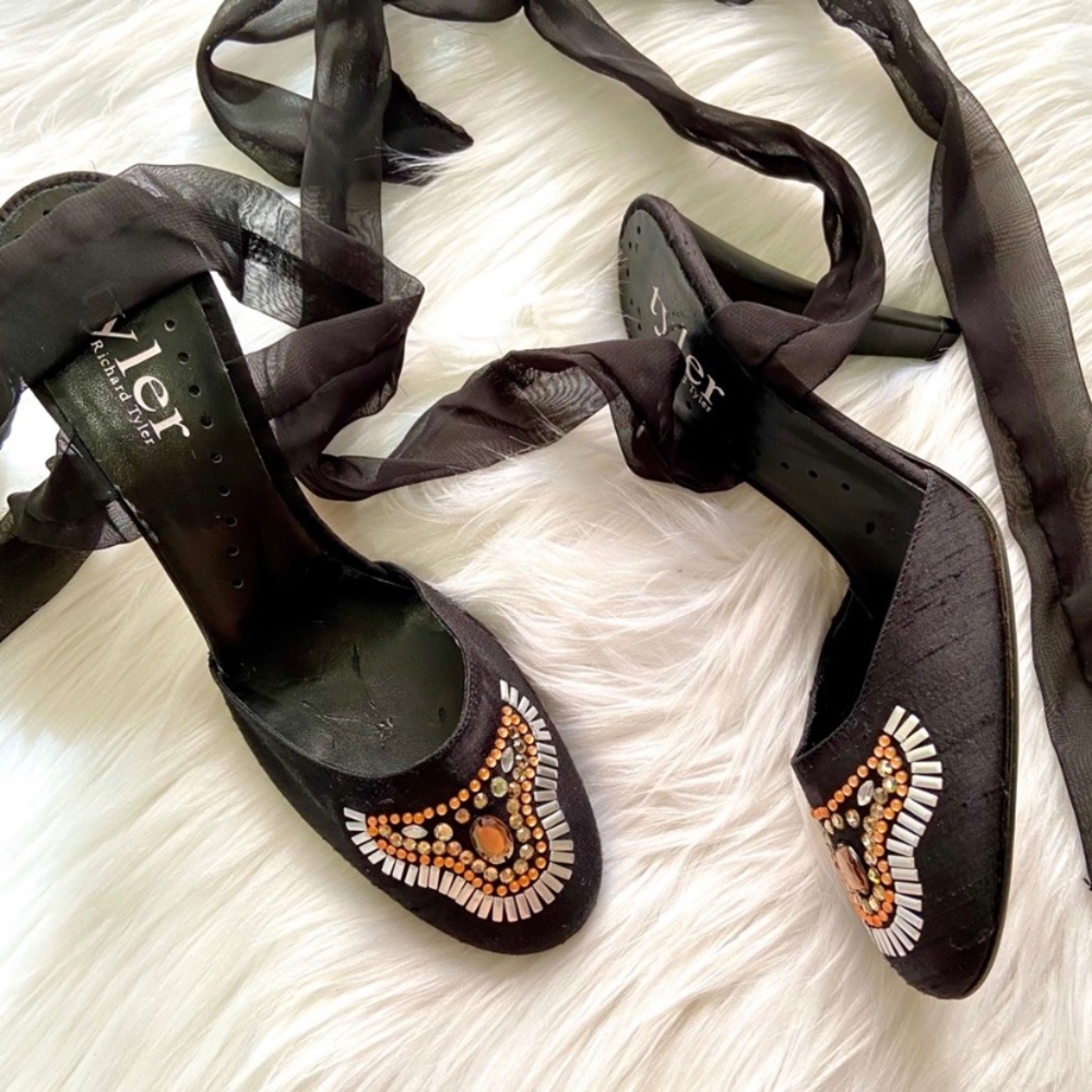 RICHARD TYLER Tie up  BLACK STILETTO